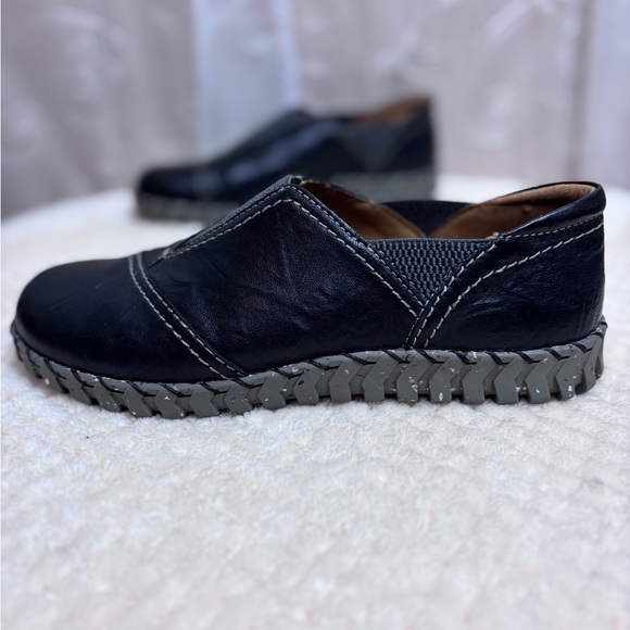 Biza Waverly Women’s Black Leather Slip On Comfort Shoe Size 38/ 7-7-1/2 main image 4